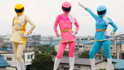 Galactic Sentai Brave are overpowered by Aliens and fucked