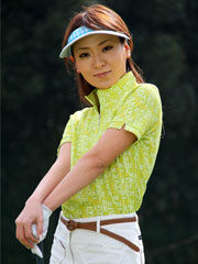 Stunning Japanese babe Erika Hiramatsu really likes to play golf